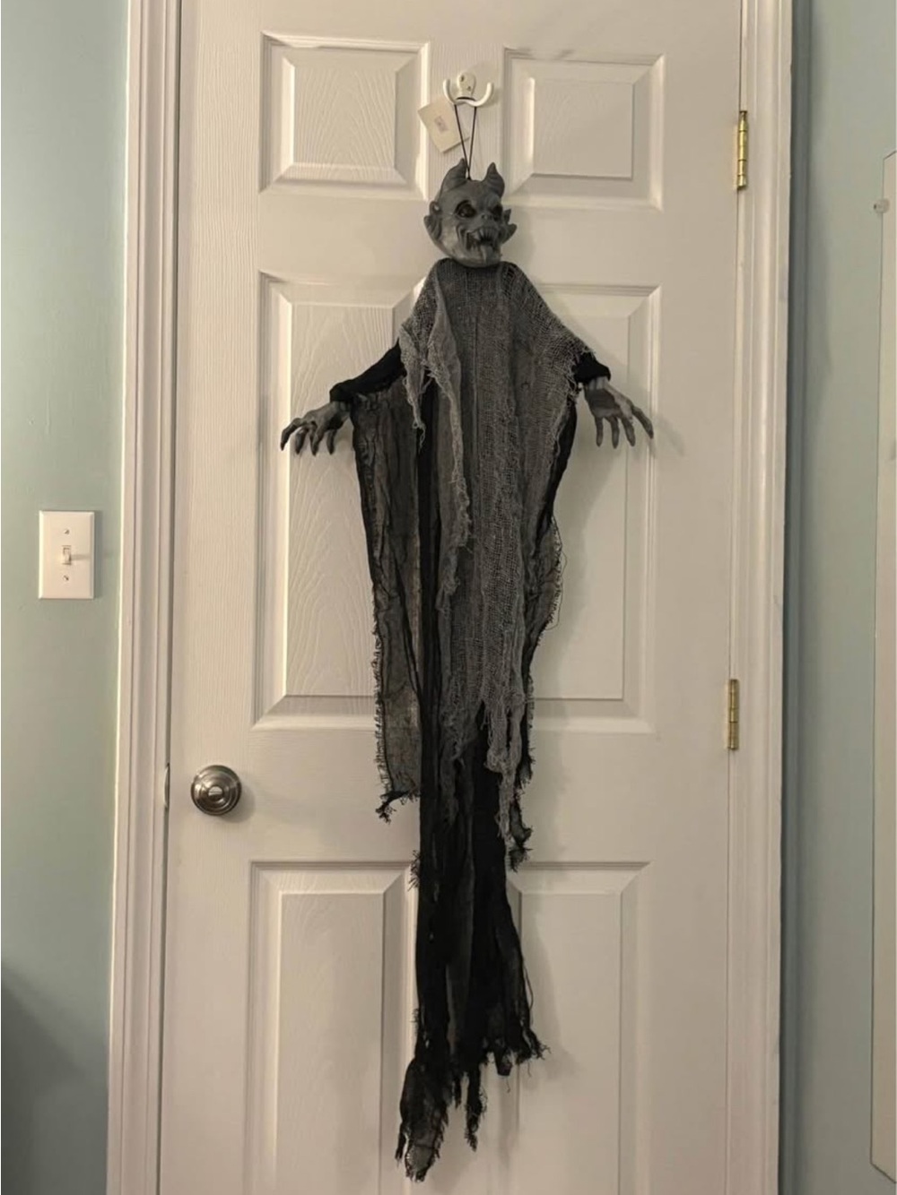 48-inch Amscan Gargoyle Ghoul Demon hanging Halloween decoration